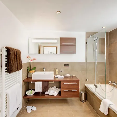 Alex Private Luxury *